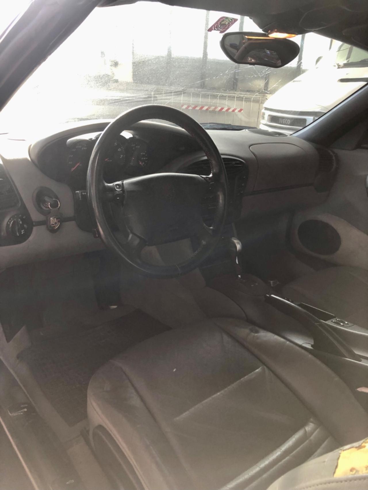 Porsche 986 2.5i per commercianti