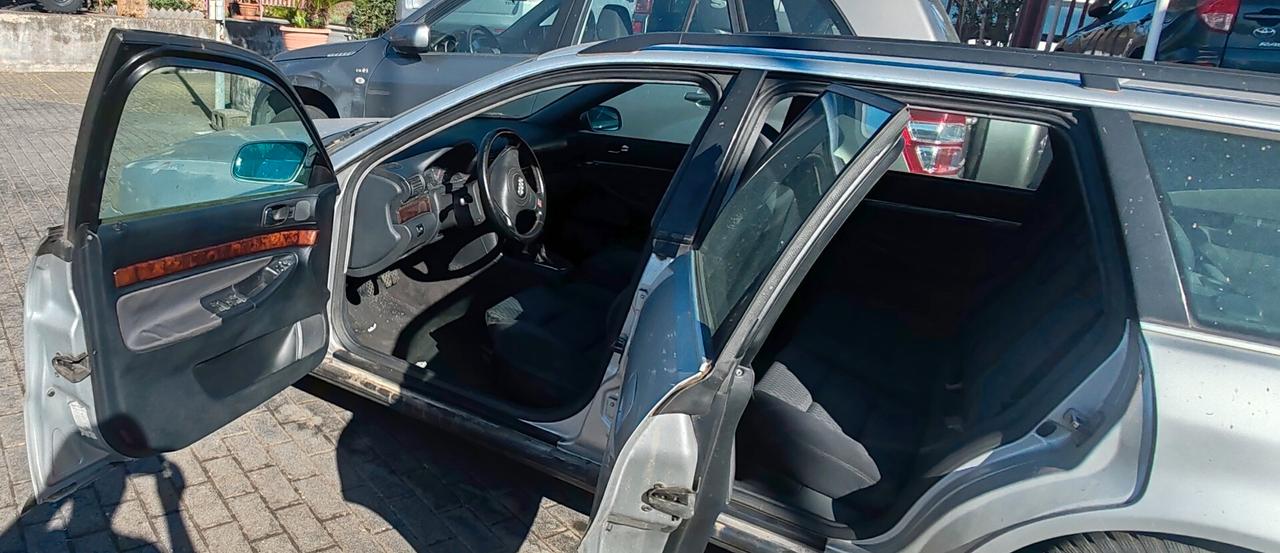 Audi A4 2.5 V6 TDI cat quattro Advance