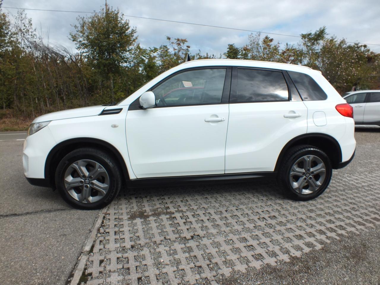 SUZUKI VITARA 1.6 DDiS 4X4 -RETROCAMERA