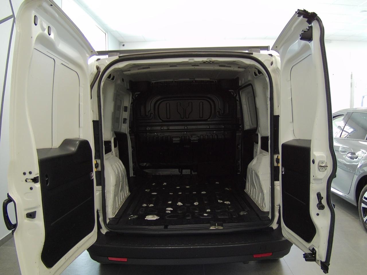 Fiat Doblò 1.6 MJT 105CV S&S 3 posti Cargo Lounge