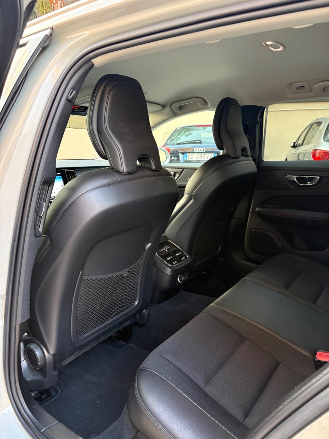 Volvo V60 D4 190cv virtual cockpit automatico