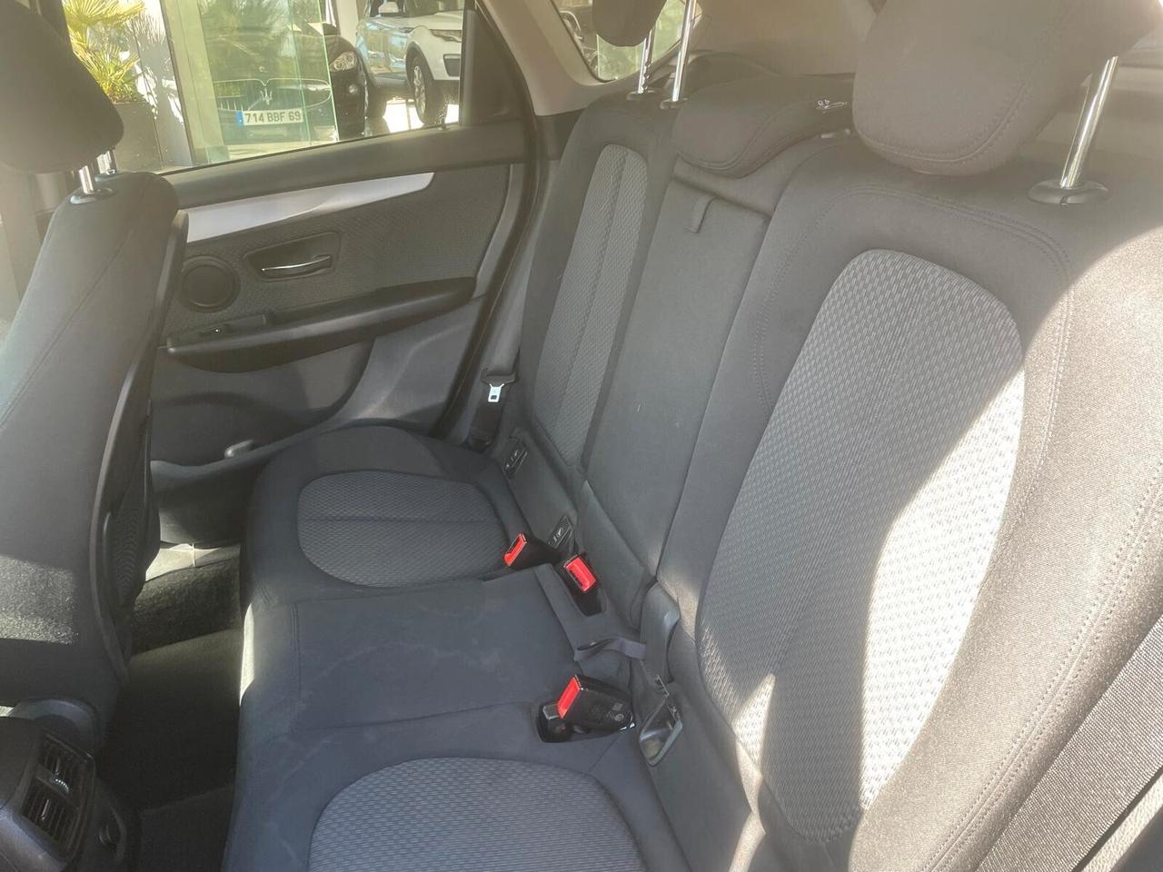 Bmw 2er Active Tourer 218d Luxury AUTOM.