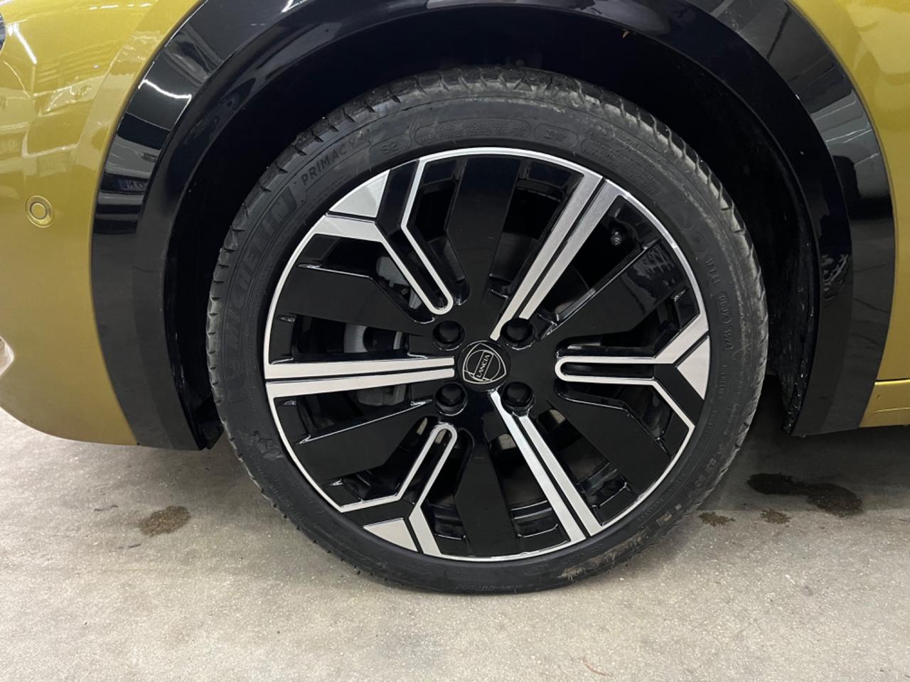 Lancia Ypsilon Hybrid e-DCT Edizione Cassina