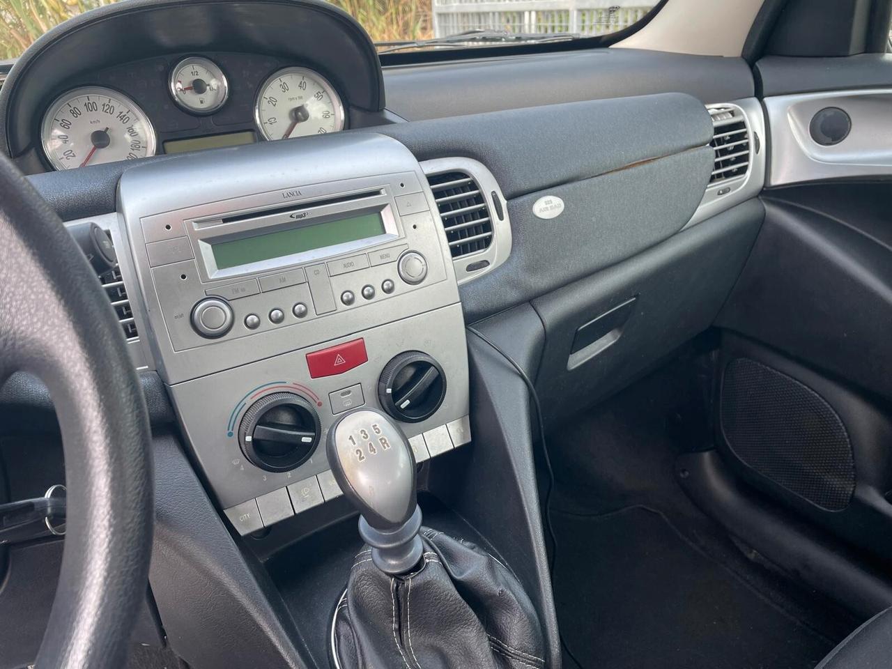 Lancia Ypsilon 1.2 Argento