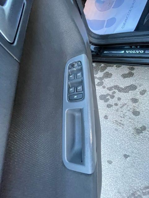 VOLVO - V50 - D2 R-design