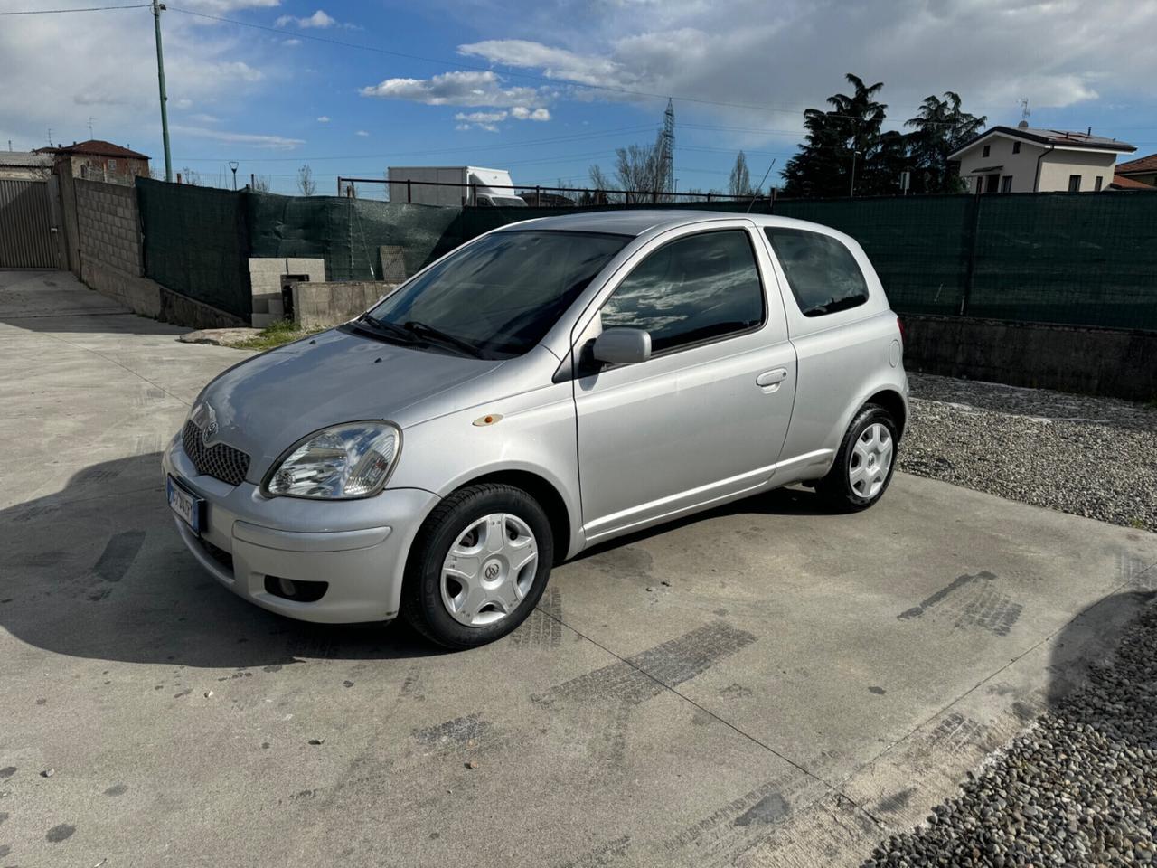 Toyota Yaris 1.0i 16V cat 3 porte Sol euro 4. Benzina neopatentati