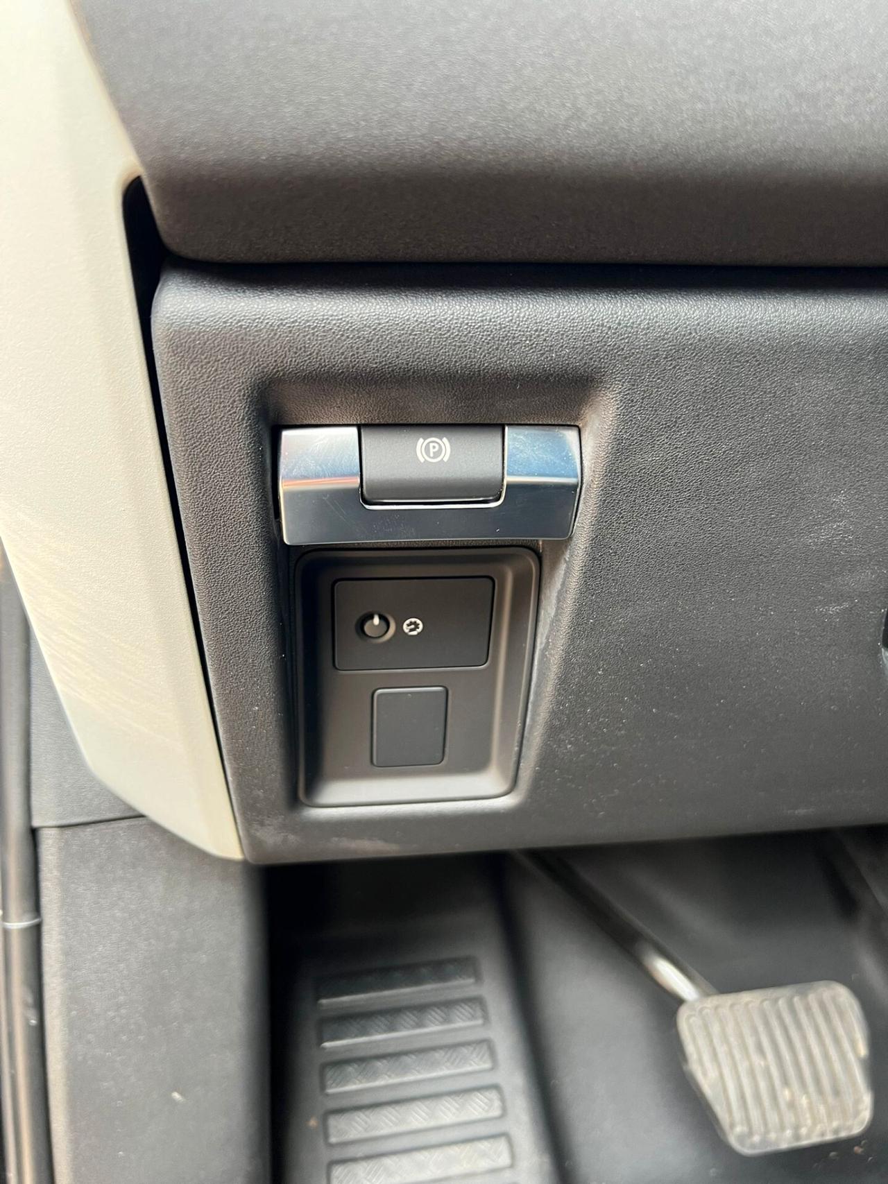 Land Rover Defender 90 3.0D I6 250 CV AWD Auto SE