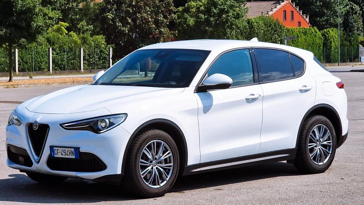 Alfa Romeo Stelvio 2.2 Turbodiesel 160 CV AT8 RWD