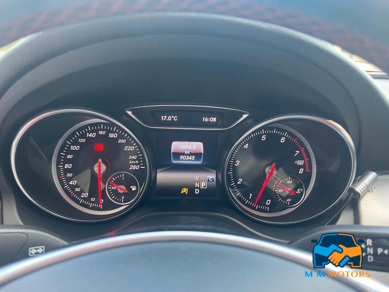 Mercedes-Benz CLA 200 Premium AMG