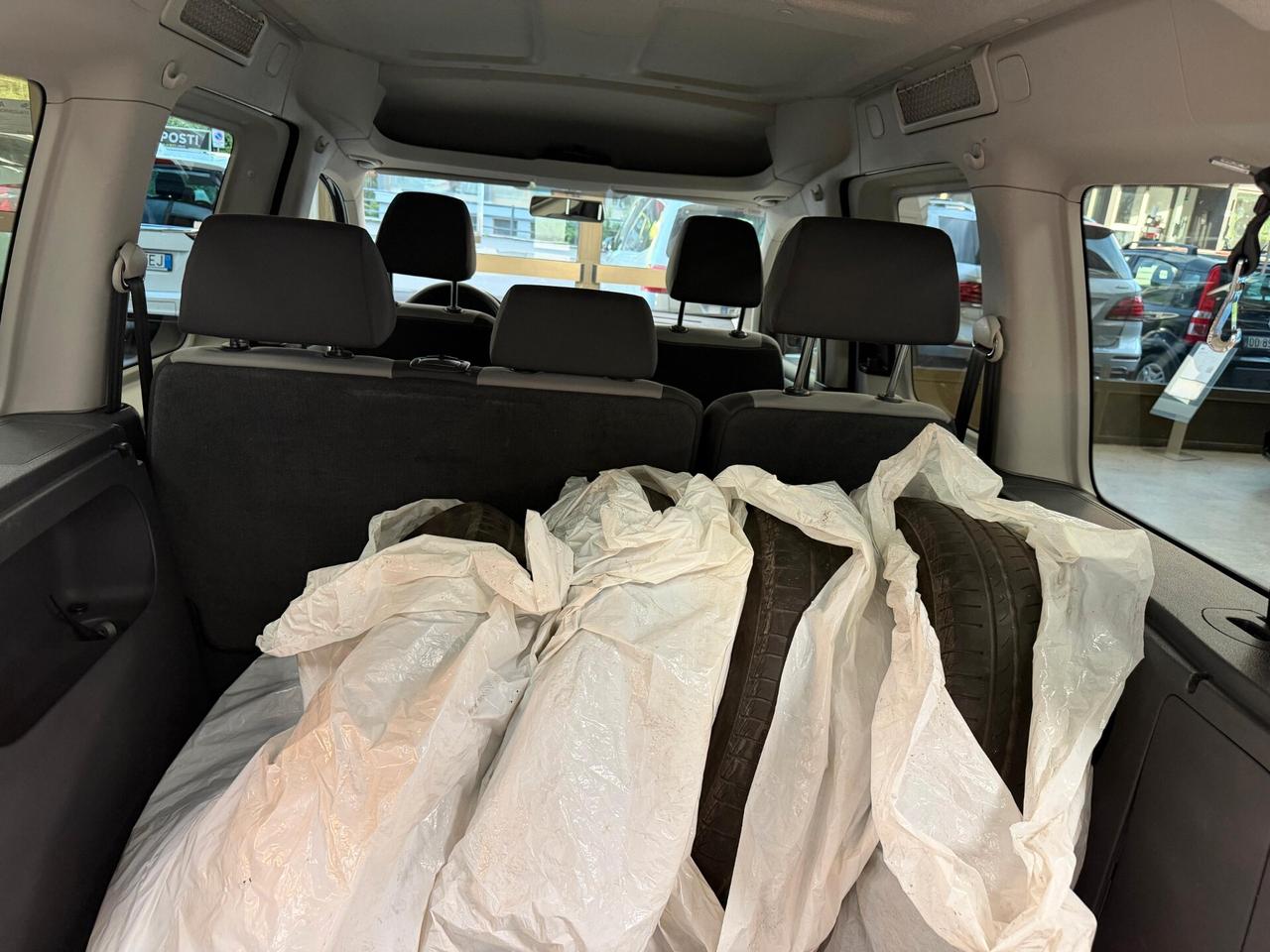 Volkswagen Caddy 1.6 TDI 102 CV 7 posti . Trendline