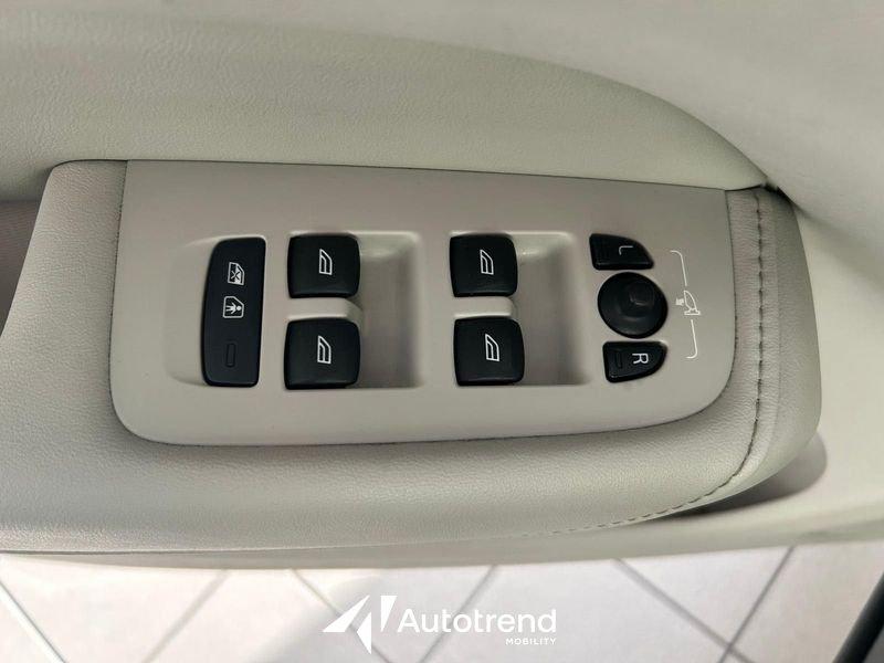 Volvo XC60 B4 197+14 CV Automatica Mild Hybrid Diesel Plus Bright