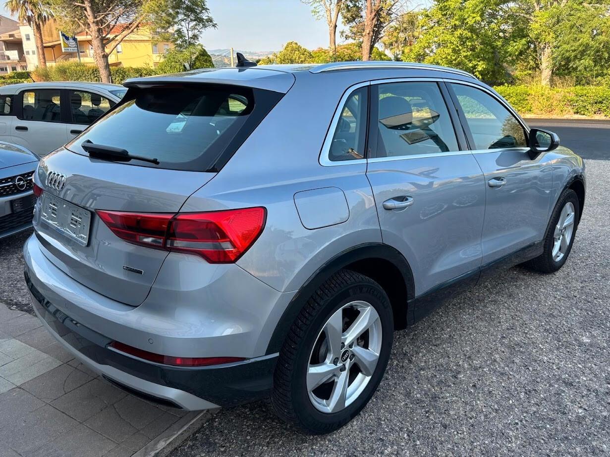 Audi Q3 40 TDI quattro S tronic Business Advanced