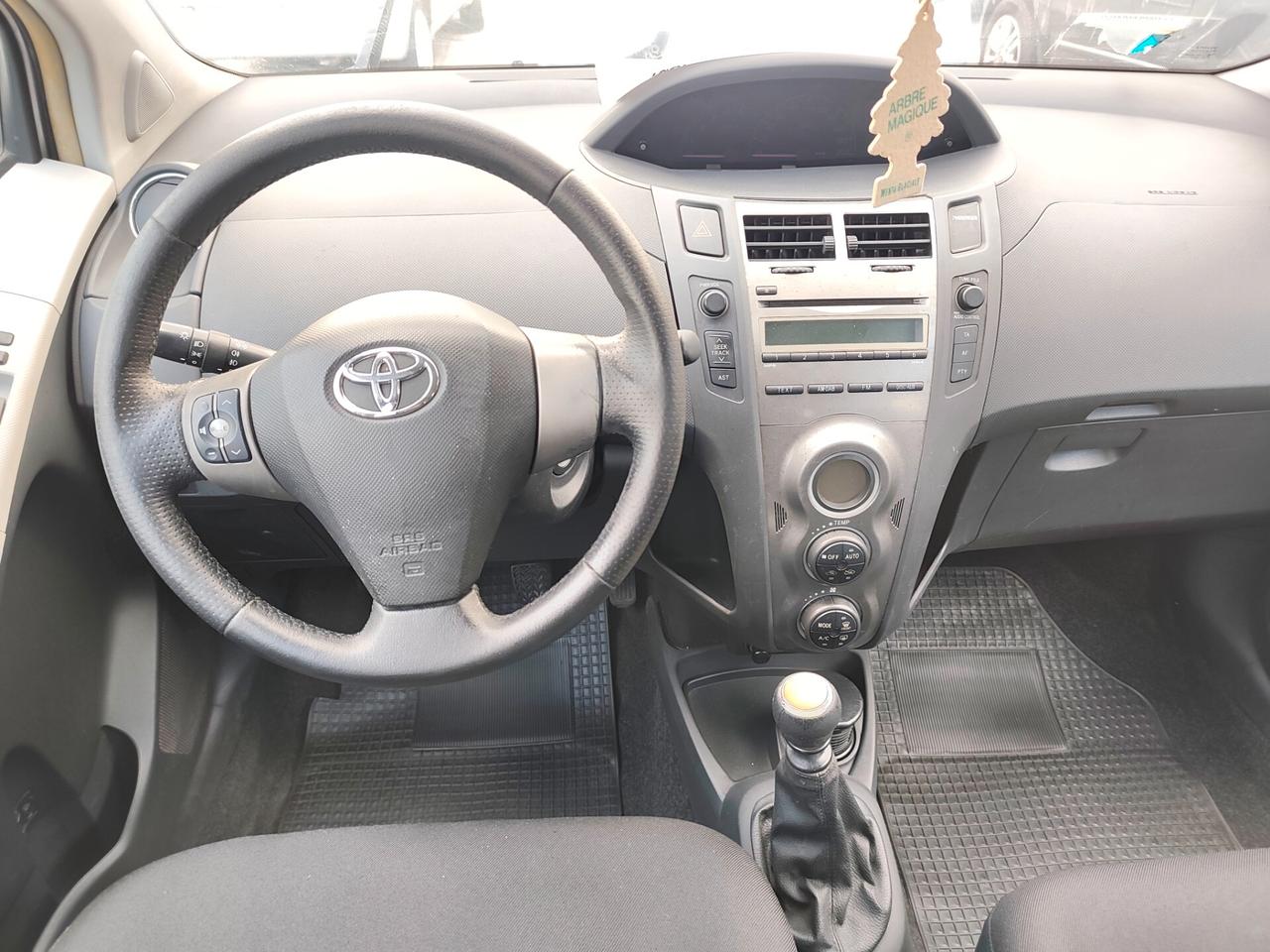 Toyota Yaris 1.4 DIESEL D-4D 90cv Sol