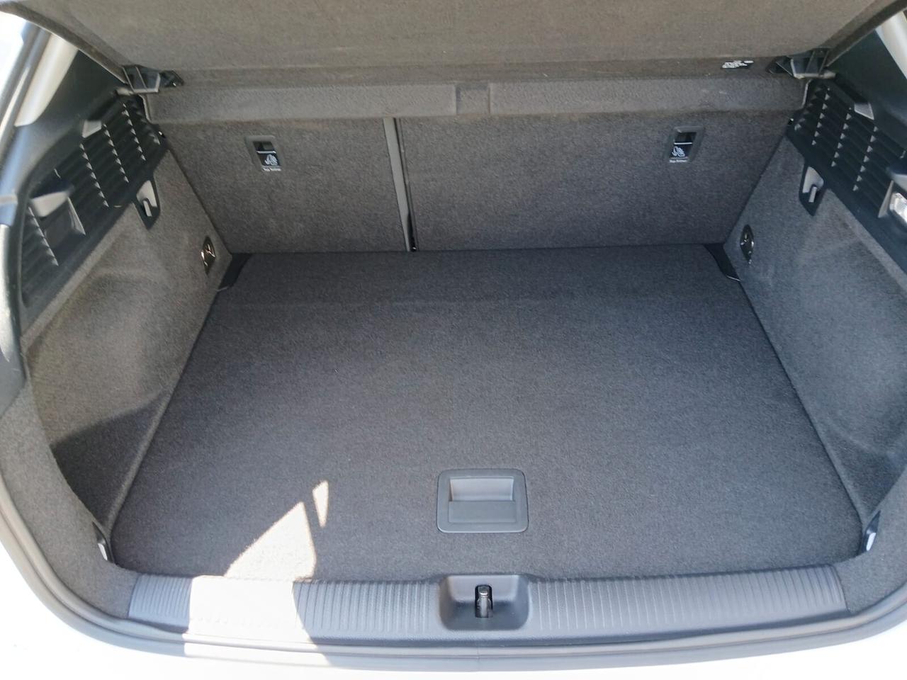 Audi Q2 35 TDI S tronic Identity Black-AZIENDALE