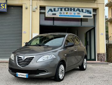 Lancia Ypsilon 1.2 69 CV 5 porte NEOPATENTATI