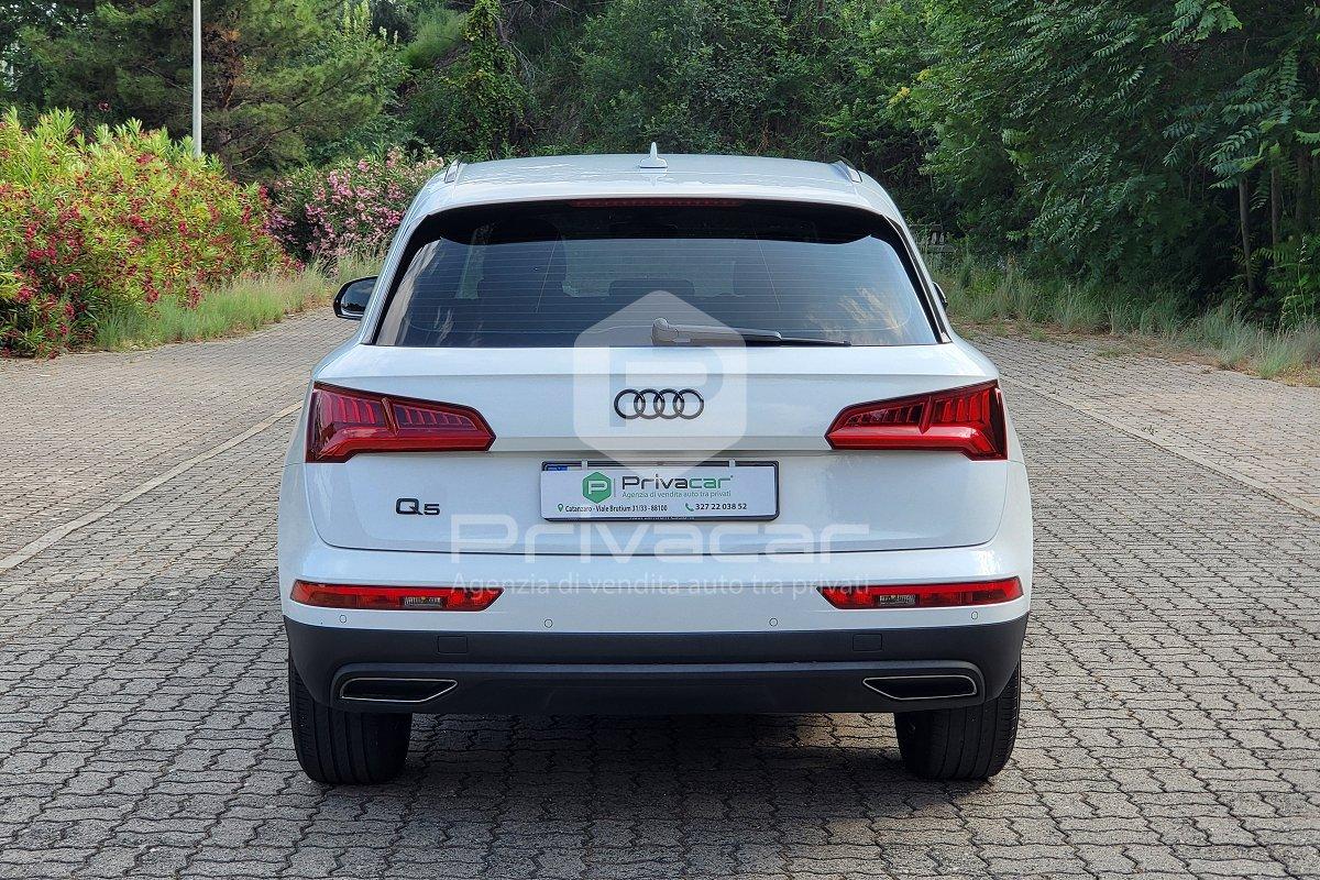 AUDI Q5 35 TDI quattro S tronic Business