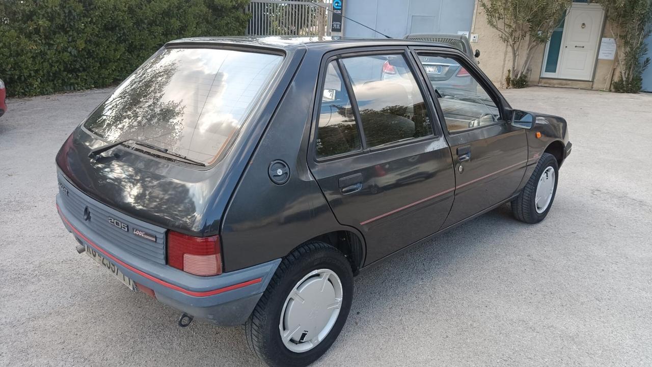 Peugeot 205 954 5 porte Look