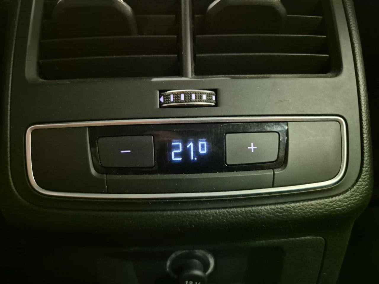 Audi A4 Avant 40 2.0 tdi S Line edition 190cv s-tronic - ACC/Lim - Sens. Park.