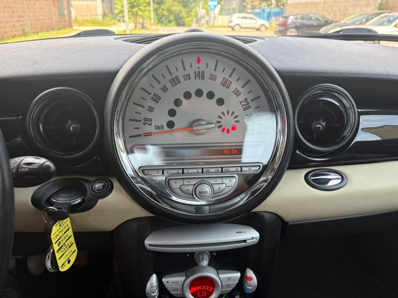 Mini 1.6 benzina 16V One (72kW) 2010 135.000 KM