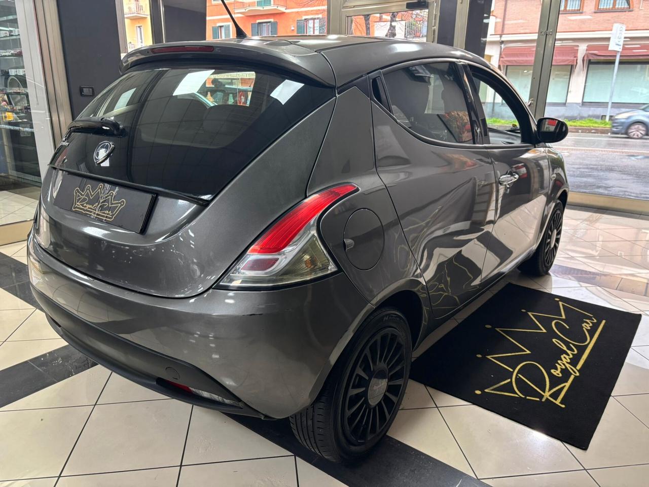 Lancia Ypsilon 1.2 69 CV 5 porte S&S Silver