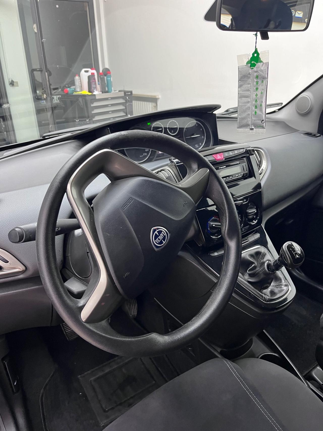 Lancia Ypsilon 1.3 MJT 16V 95 CV 5 porte S&S Gold