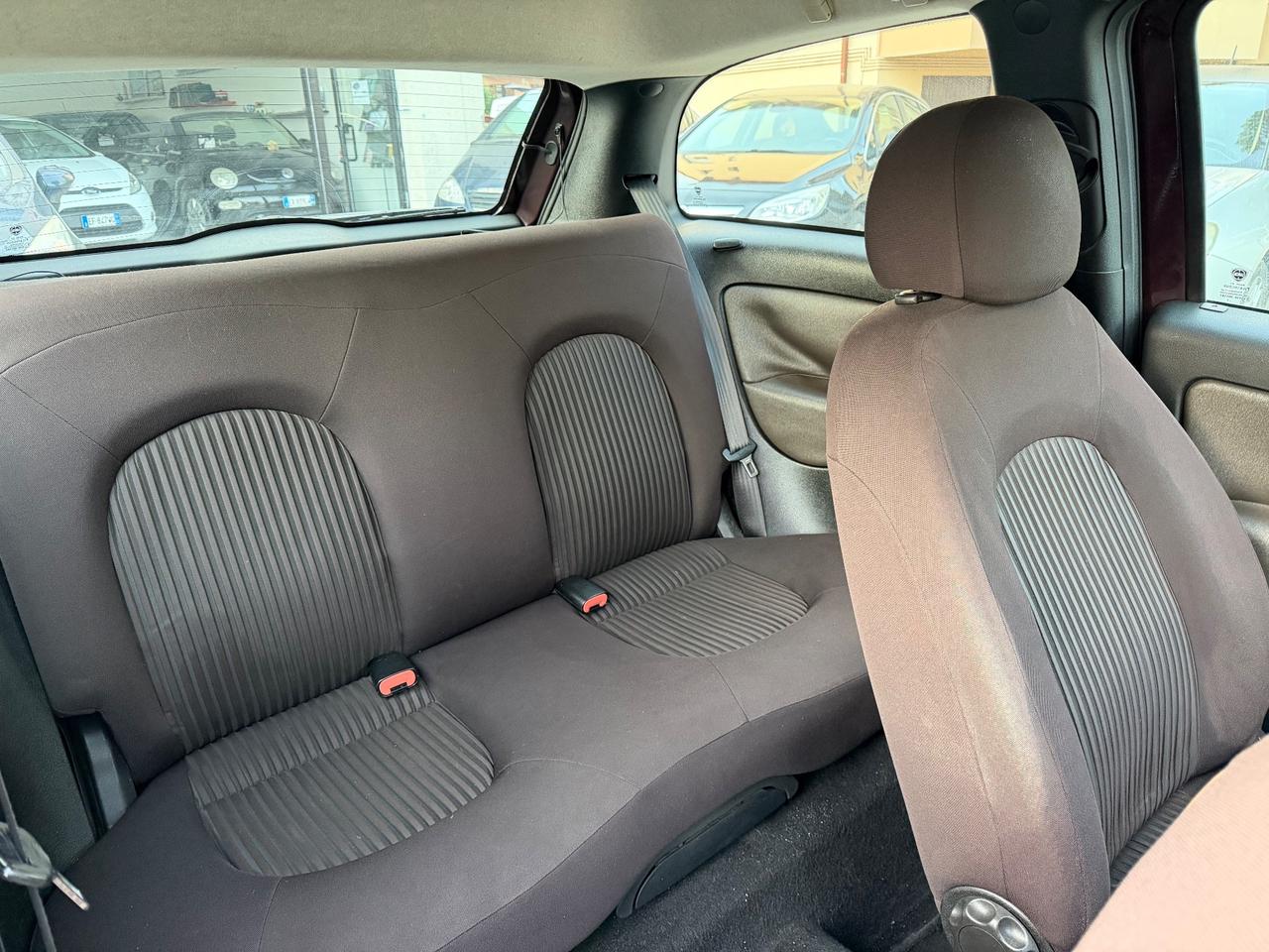 Lancia Ypsilon 1.2 69 CV Argento-OK neopatentati