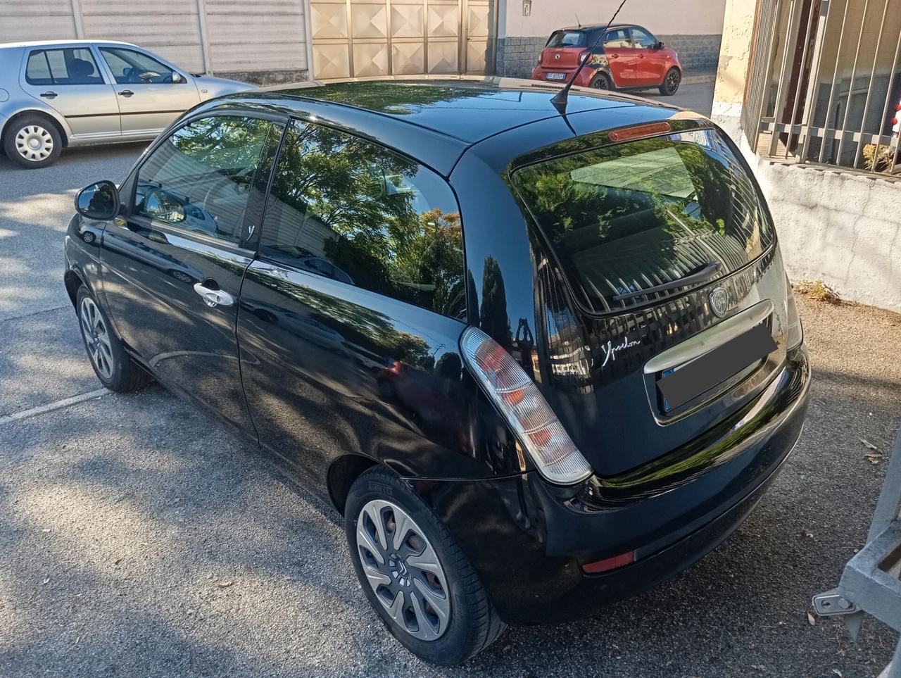 Lancia Ypsilon 1.2 Argento valuto permute