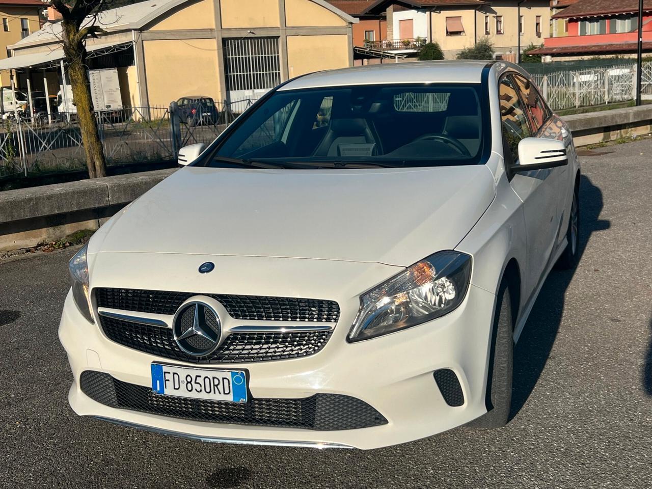 Mercedes-benz A 180 A 180 d Business