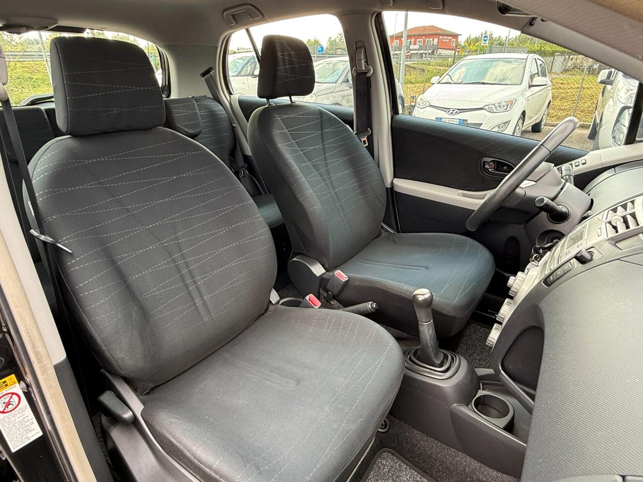 Toyota Yaris 1.0 5 porte