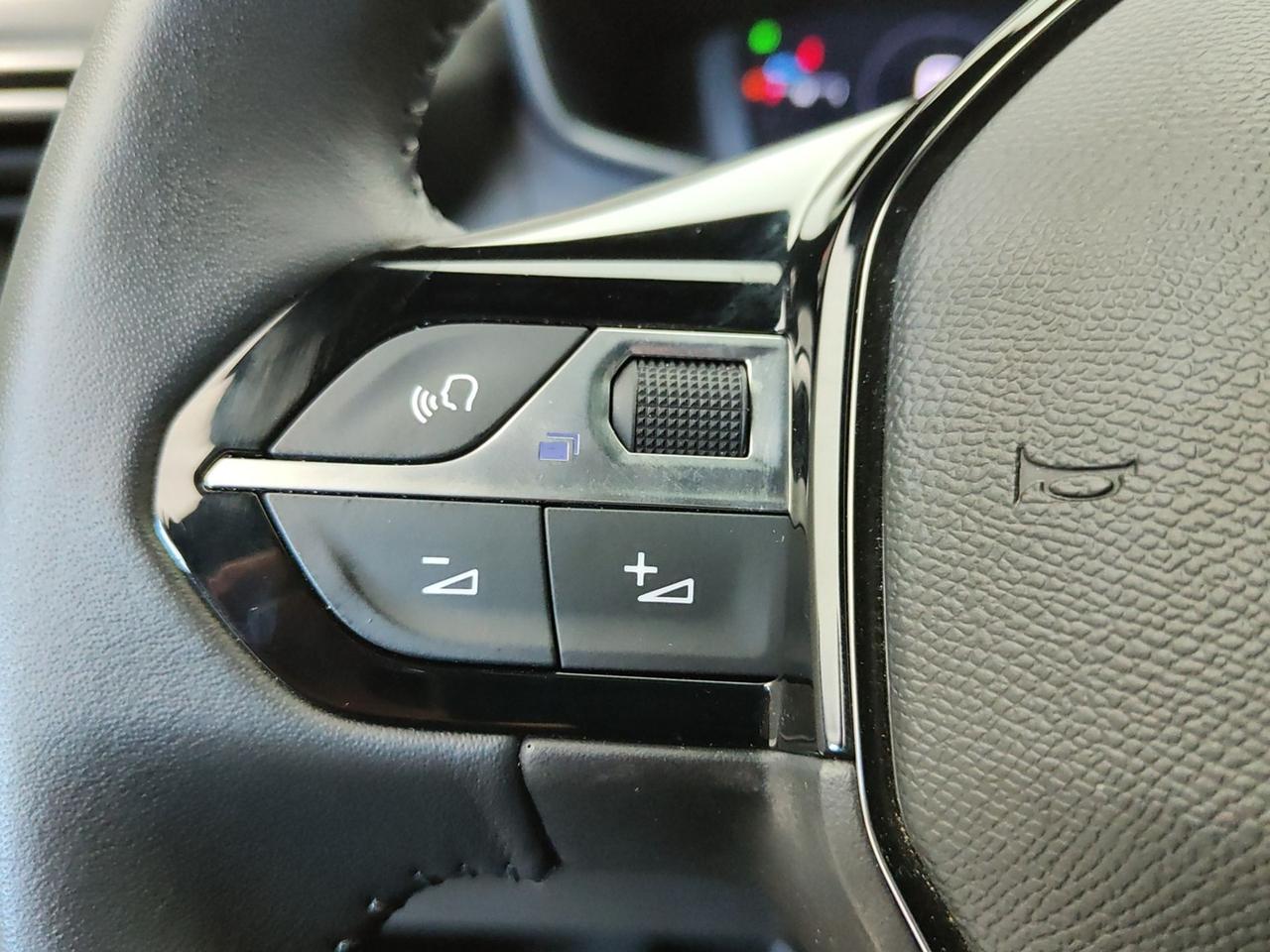 PEUGEOT 2008 II 2023 1.2 PURETECH 100CV ALLURE