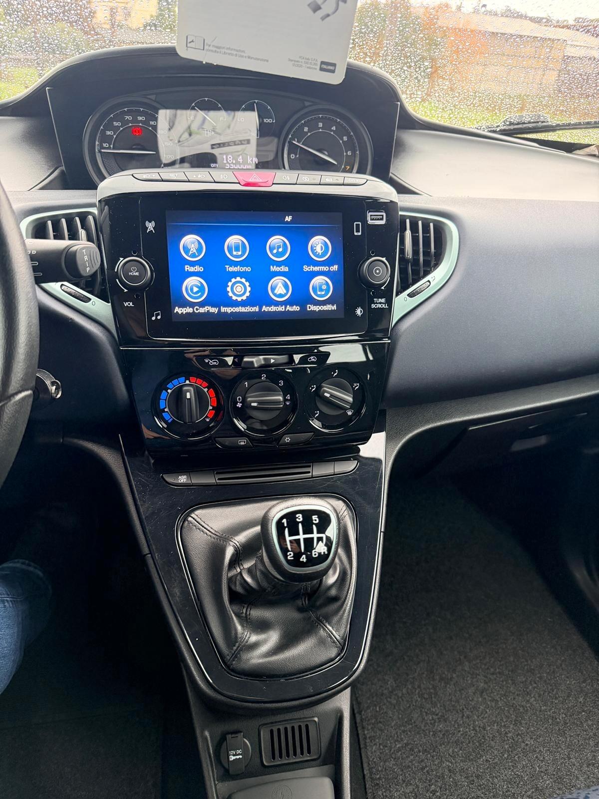 Lancia Ypsilon 1.0 5 porte S&S Hybrid Gold INCLUSO PASSAGGIO