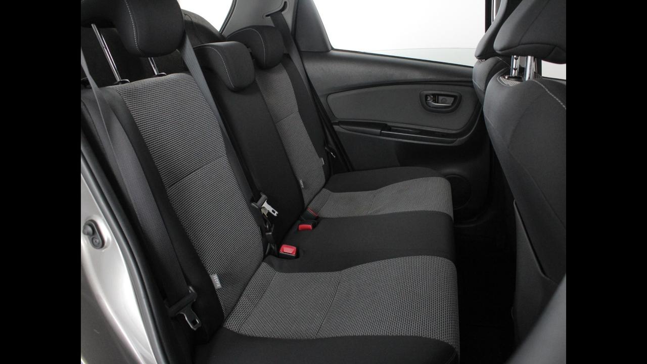 TOYOTA Yaris III 2015 - Yaris 5p 1.5h Active my16