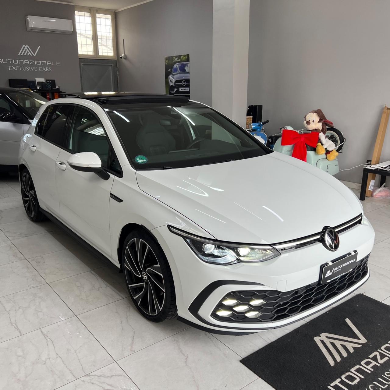 Volkswagen Golf GTD 2.0 TDI DSG 200CV TETTO HARMAN-KARDON