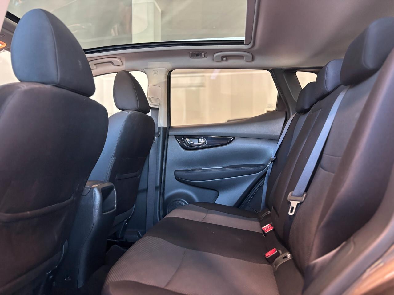Nissan Qashqai 1.5 dci Tekna 110cv E6*NEOPATENTATI