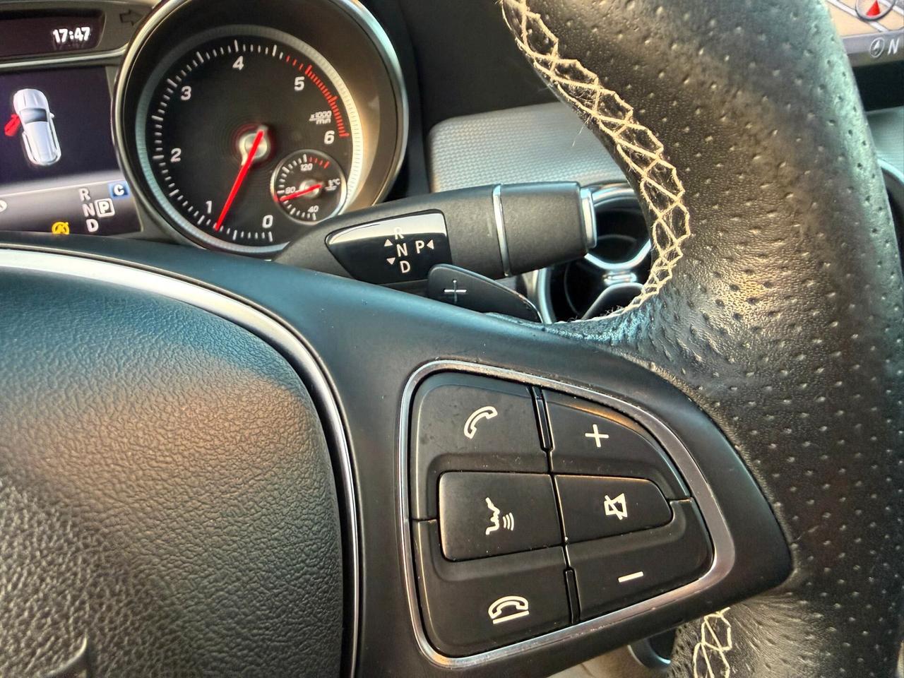 Mercedes-benz GLA 200 d 136cv -SPORT- TETTO A