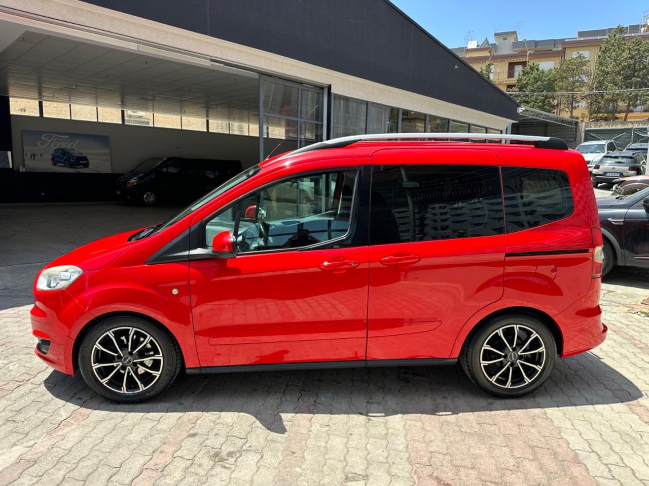 Ford Tourneo Courier 1.5 TDCI 75 CV Titanium 2017