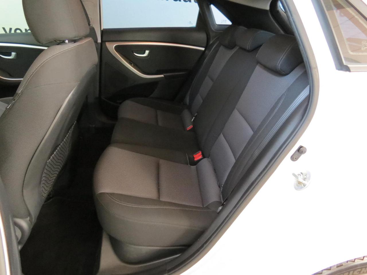 Hyundai i30 1.6 CRDi 110 cv 5p. Comfort A/T