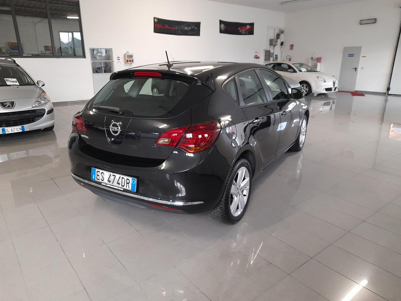 Opel Astra 1.4 100CV 5 porte Cosmo