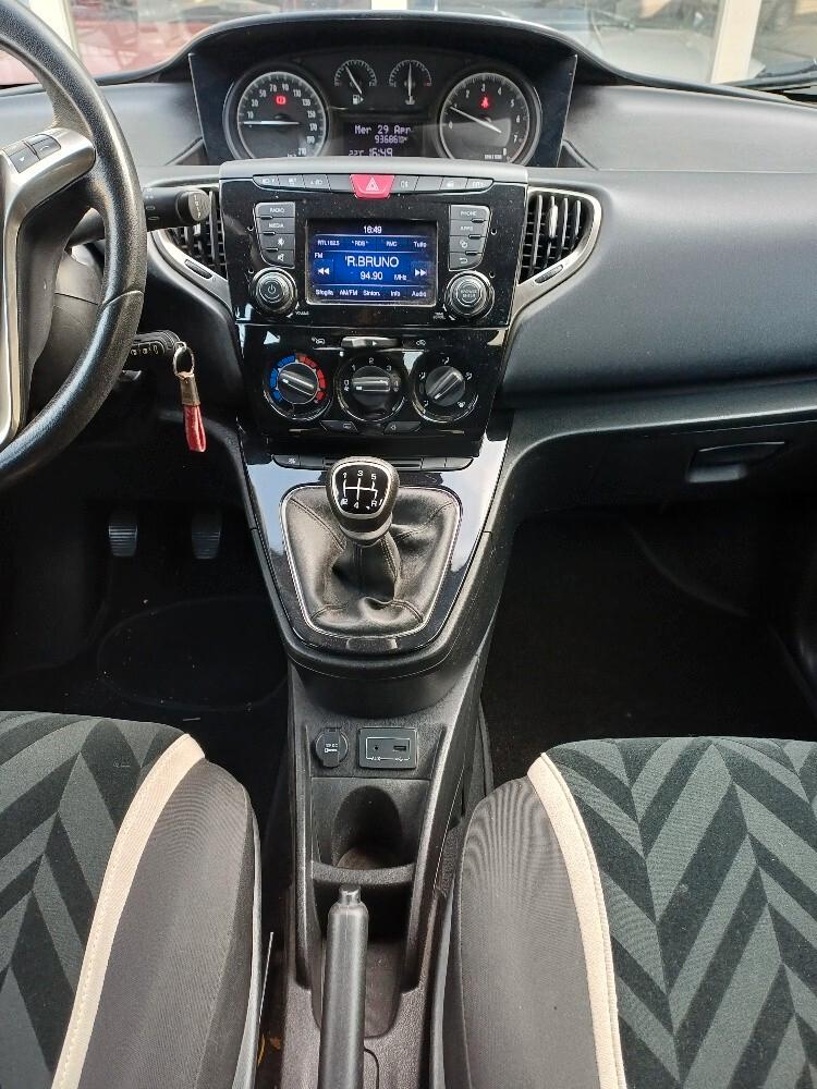 Lancia Ypsilon 1.200 5 Porte Gold