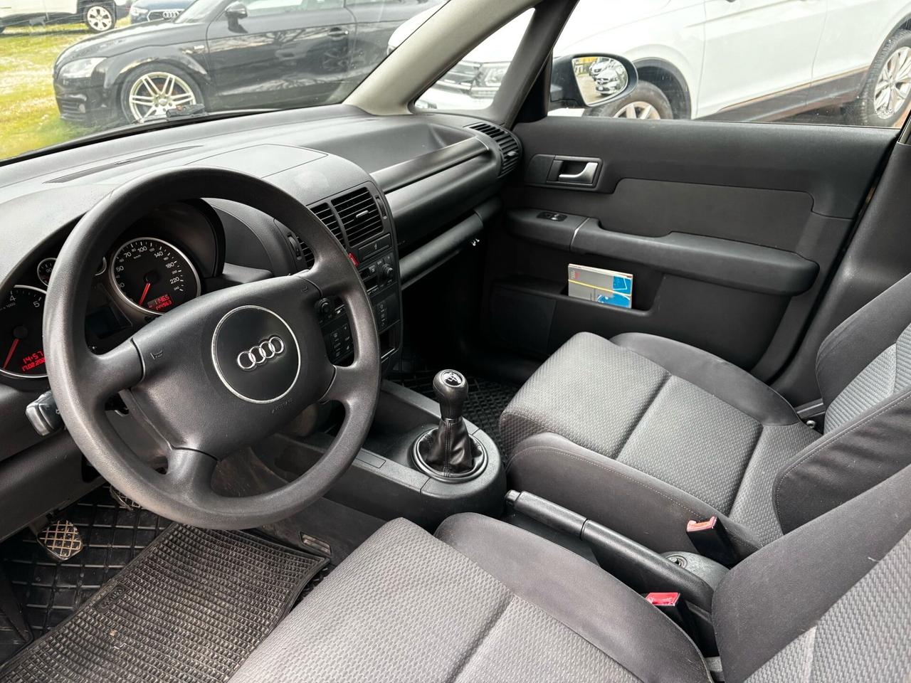 Audi A2 1.4 16V Base SOLO 144.000 KM IDONEA PER NEOPATENTATI PERMUTABILE