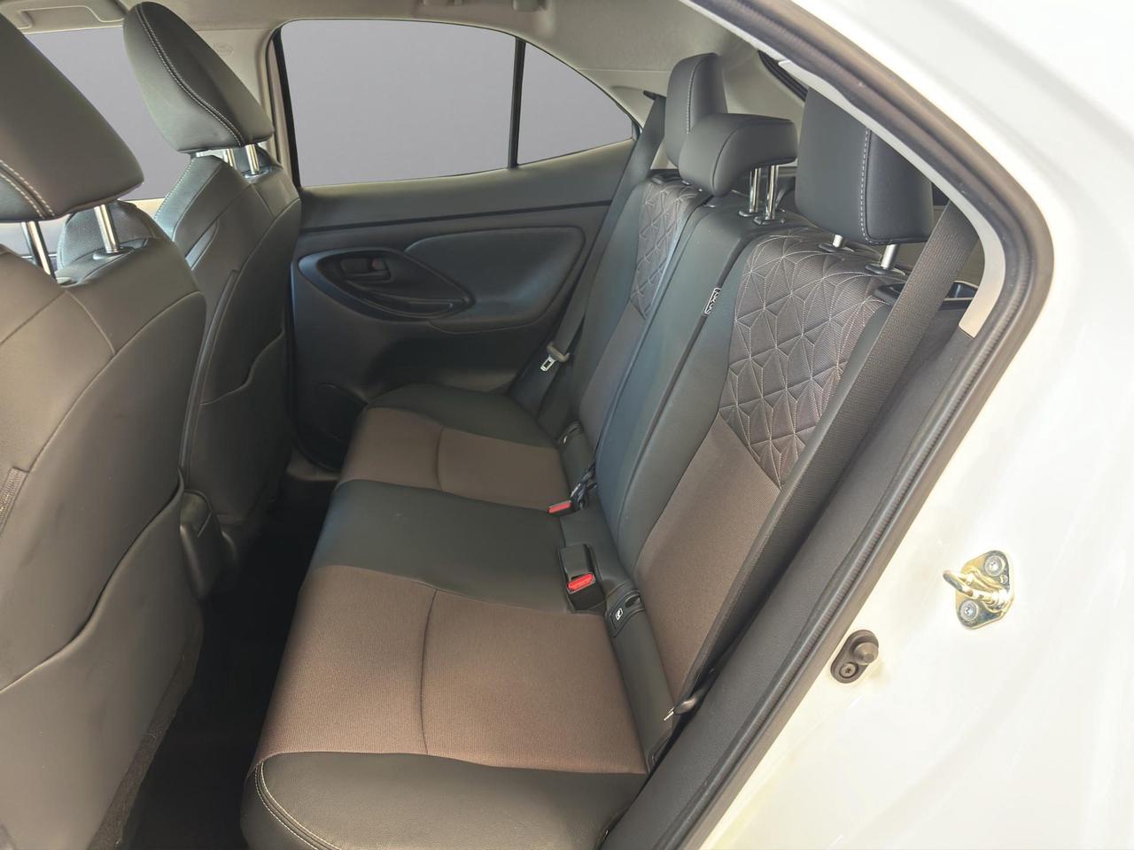 Toyota Yaris Cross 1.5h HEV Lounge 4wd