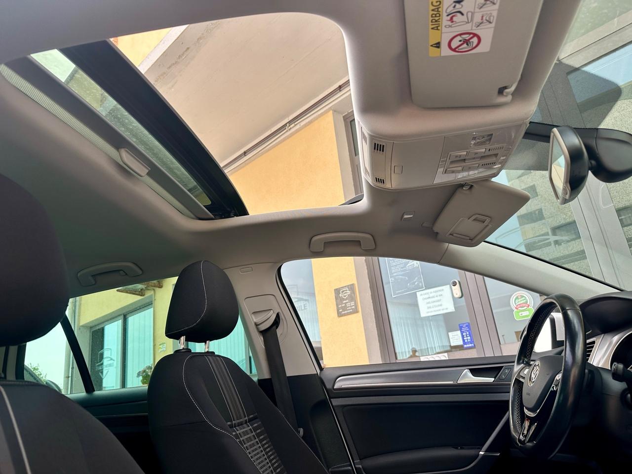 Volkswagen Golf 2.0 TDI DSG 5p. LOUNGE BlueMotion Technology