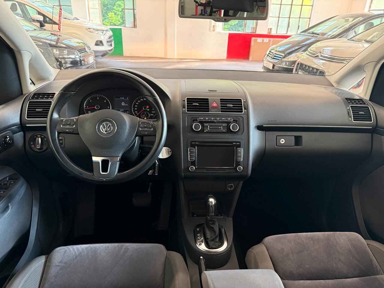Volkswagen Touran 2.0 TDI 170 CV DSG - CINGHIA OK