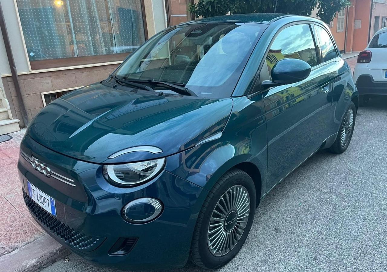 Fiat 500 E pari al nuovo