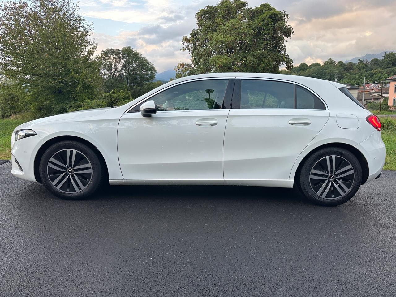 Mercedes-benz A 180 Automatic Sport - 2022