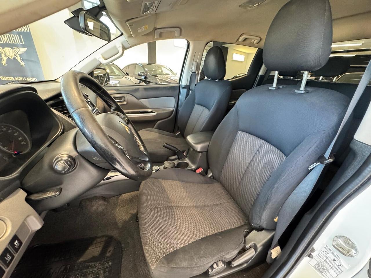Mitsubishi L200 2.4 DI-D/181CV Club Cab Intense Hp Mivec SDA