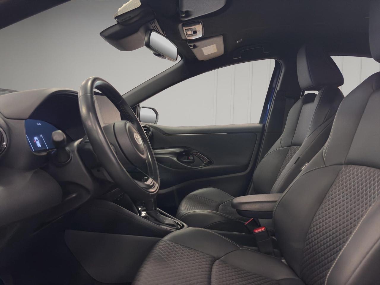 Toyota Yaris 1.5h Lounge