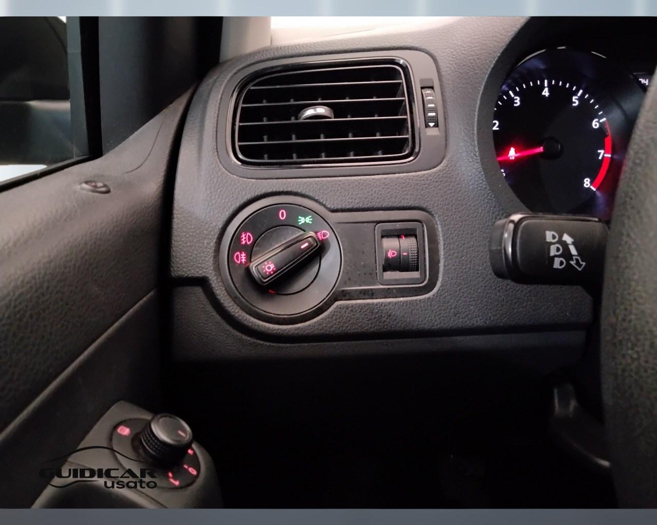 VOLKSWAGEN Polo V 2014 - Polo 5p 1.0 mpi Trendline 60cv