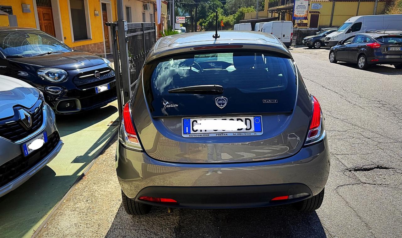 Lancia Ypsilon 1.0 Hybrid Silver - 12/2022
