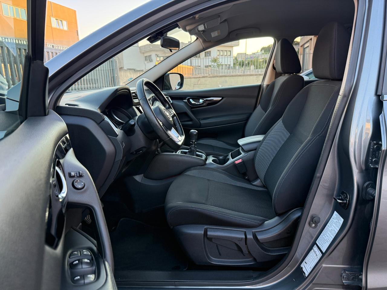 Nissan Qashqai 1.5 dCi Business RetroCam Navi Led